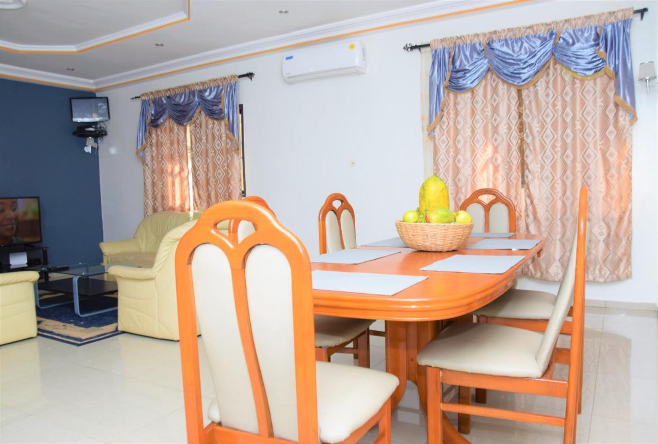 Villa Beach Avepozo 로메 외부 사진