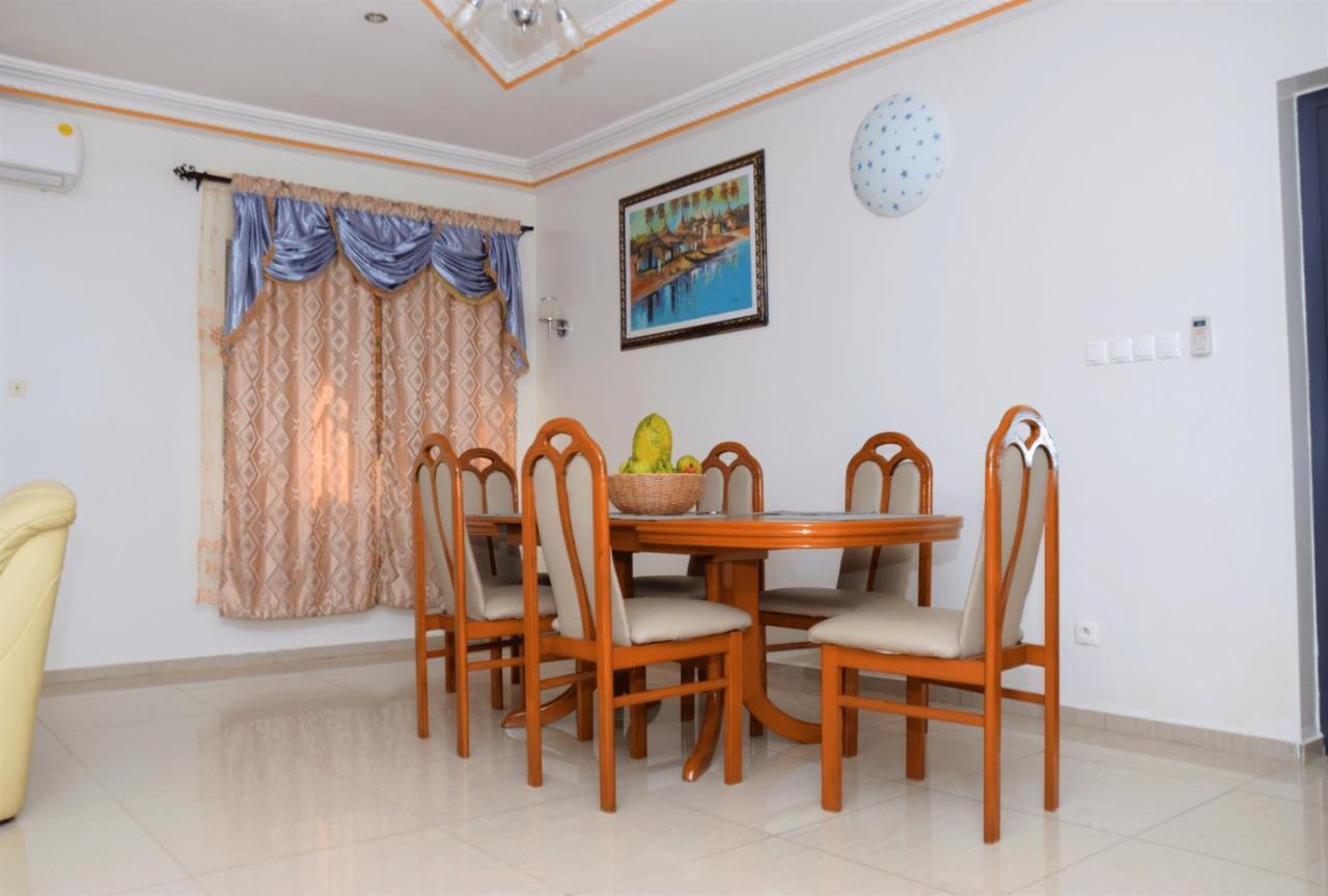 Villa Beach Avepozo 로메 외부 사진